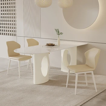 Обеденный стол в кремовом стиле, полукруглая дуга у стены, современный минималистичный чисто белый небольшой квартирный стол-остров из каменной плиты